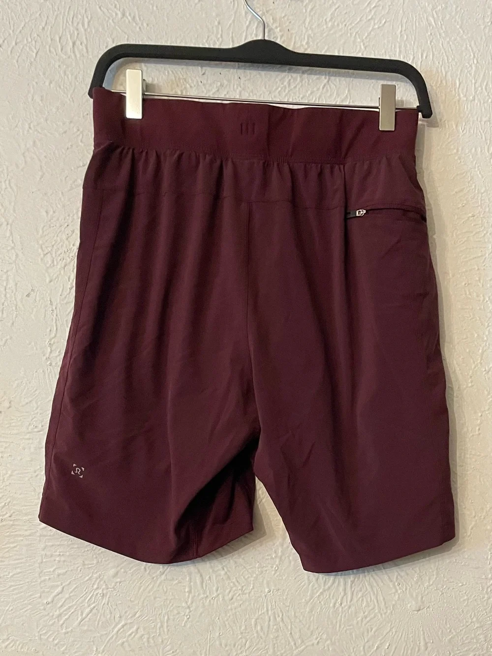 lululemon athletica Men's Pace Breaker Lined Shorts Medium